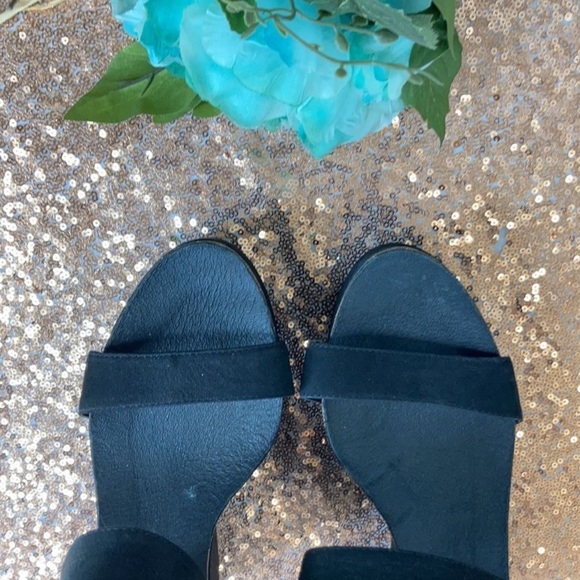 VINCE CAMUTO Black Kresta Platform Wedge Sandals 10M Women’s - Picture 4 of 8